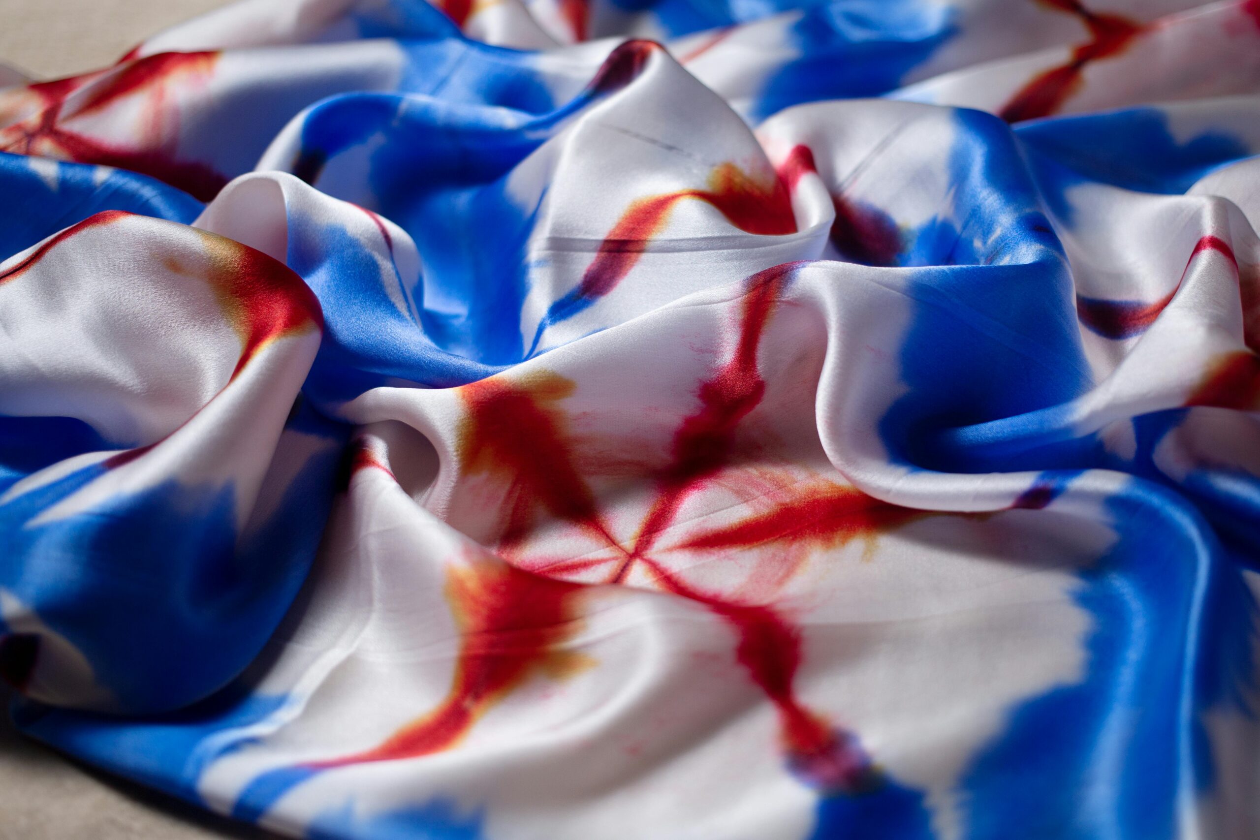 L’Organza di Seta: Trasparenza e Struttura in Perfetto Equilibrio